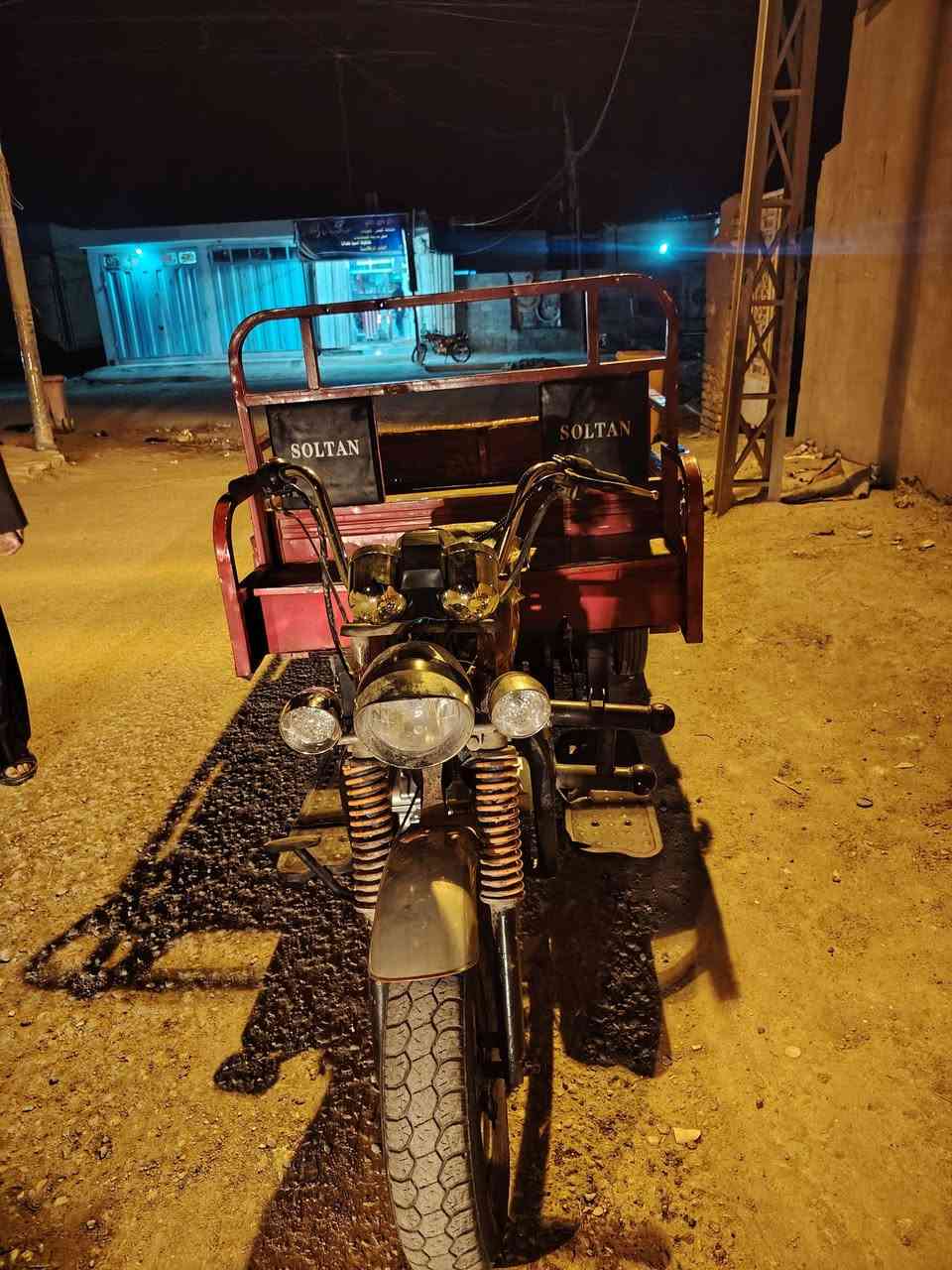 سلام عليكم ستوتة سلطان موديل 2014 مكفولة محرك شاصي وراق بسمي سعر مليون 600 بية مجال  جية رقم ***********
