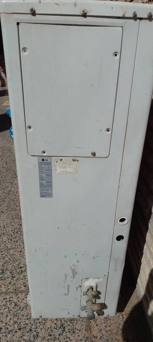 سبلت ال جي الاصلي القديم ٥ طن ٣ فيس ثلج و دفع قوي بدون بواري - بغداد ش فلسطين
***********
رايده ب٦٠٠ الف قفل
