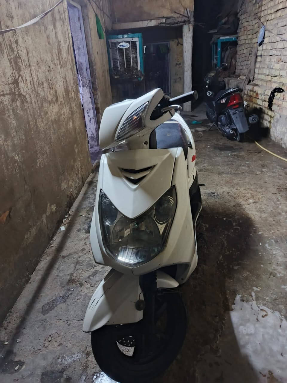 سلام عليكم دراجه سكنس فحل طلاعات للبيع دراجه نكره سلف بكل وقت هندر سلف شغال كهربايئات كلهه شغاله مكينه برغي ممفتوح بيهه سعر دراجه مليون قفل    بغداد شعب؟ الرقم ***********
