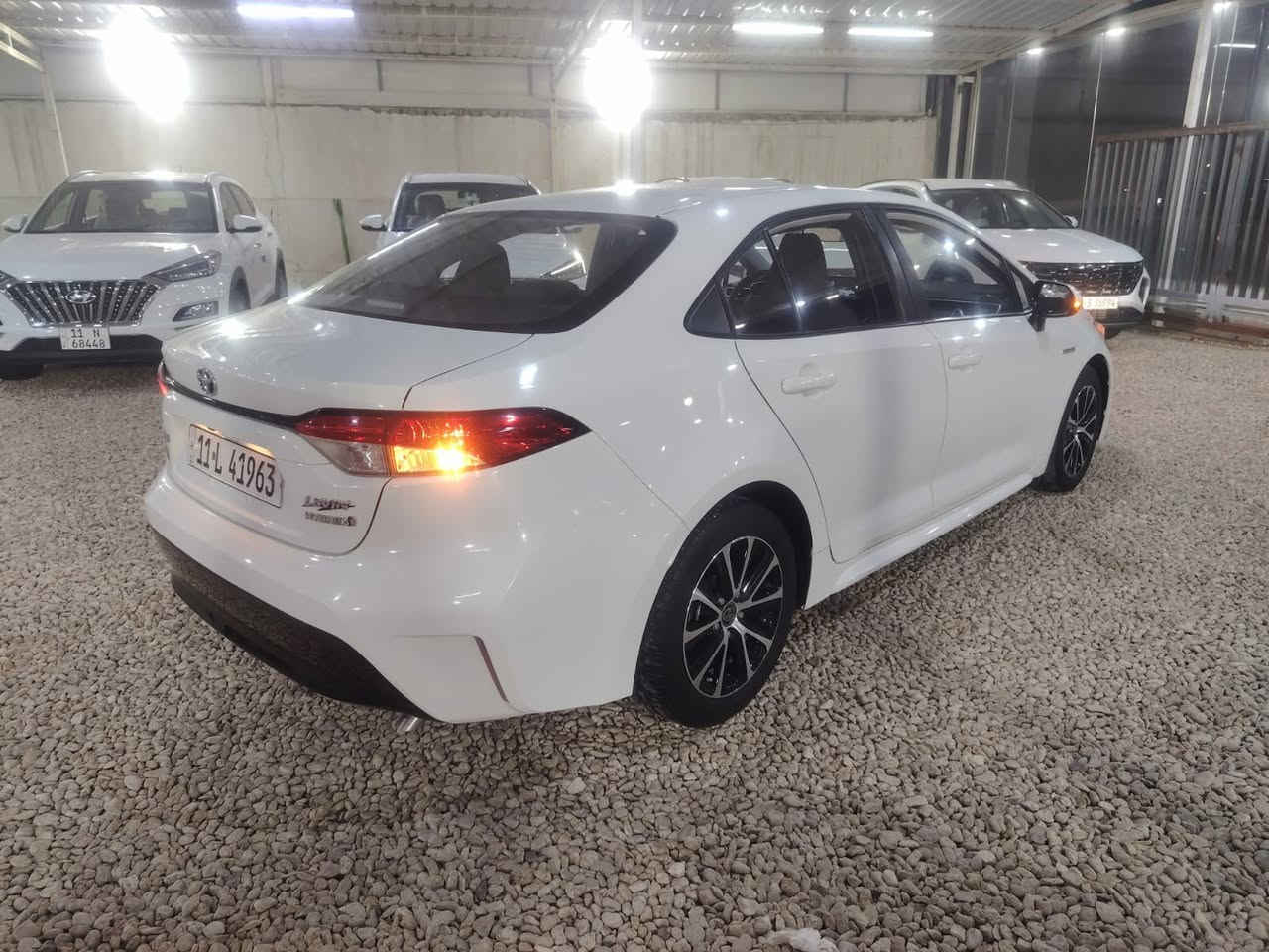 معرض  وسام المعموري         الموقع بابل

يتوفر.  كورلا2024. شكل    الامريكي.   هايبرد 

فتحه.             رقم بغداد انكليزي جديد  

محرك 1800 المرغوب    السعر 143. ماشيه 40

بصمه دخول ذكي.      مكفوله  

مثبت سرعه.                         كروس

شاشه كبير.                           كاميرا 

مانع انزلاق

حساس امامي خلفي 

تحكم مقود

ويل كب 

رادار  

لايت زنوون عدسه

فووول سستم ايرباكات 

تبريد قطعتين

ABS

درايف مود 

انضمة قياده

تبريد لمس منفصل

لاستفسار الاتصال     

***********
