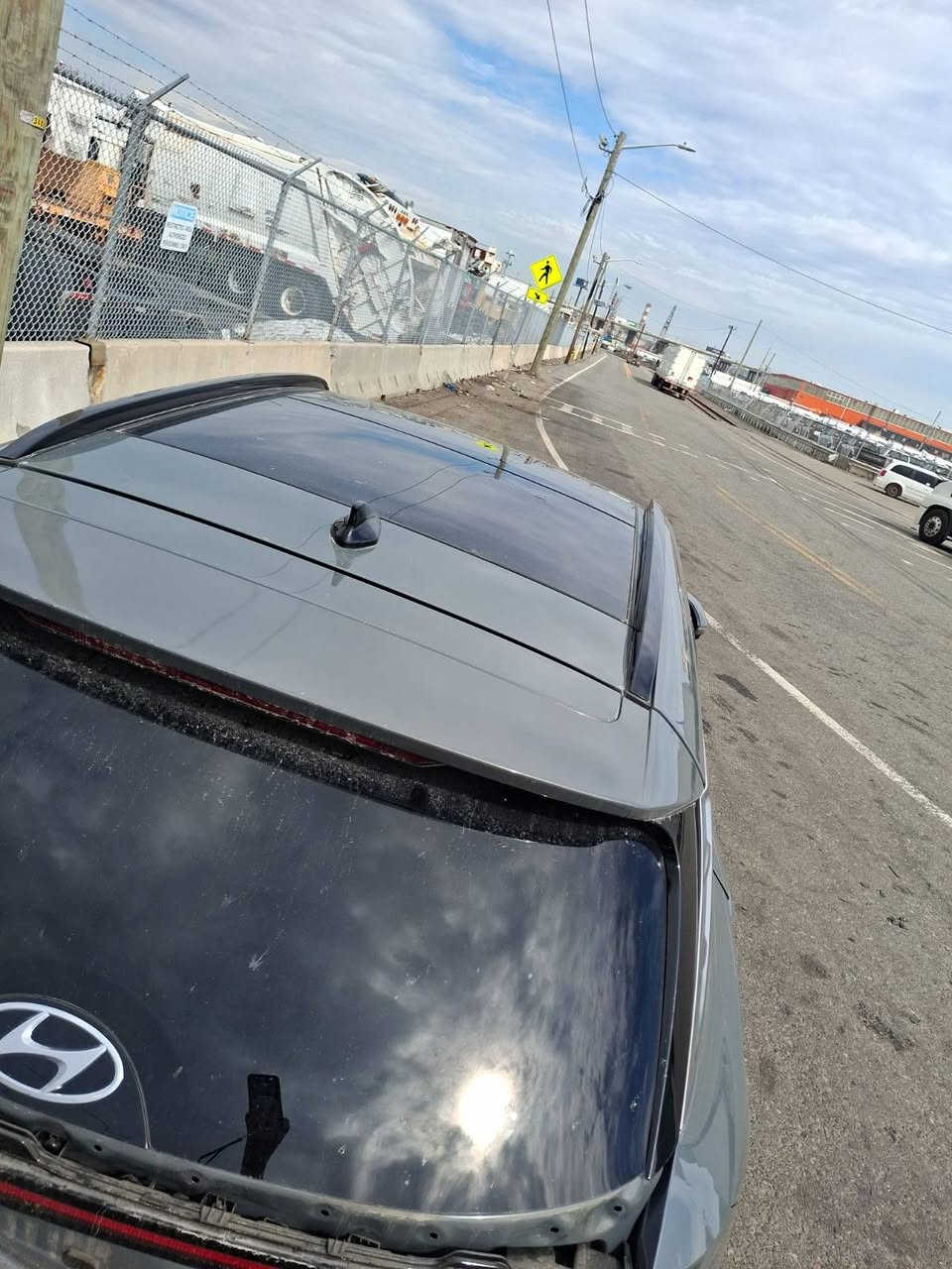 بسعر145$$ Hyundai Tucson Limeted2024
مطروحه بالعقبة بالأردن 

موديل ٢٠٢٤بانزين فوووول مواصفات أعلى فئة بالتوسان...وب١٦٢ورقة لمن لديه كتاب شهداء واصلة لبغداد كاملة 
 مدفوع ضريبة وتعقيب ونقل وكلشي يستلم كاملة باليوسفية وعلى وضعها بدون تصليح ..بس يصلح ويرقم والرقم مجاني على كتاب الشهداء...

لون أسمنتي المرغوب داخل جلدلون أسودملكي.بدون أيرباك ماشية 23ميل حقيقي..
السيارة موجودة واصلة بالعقبة بالأردن تريدها توصل لبغداد خلال يومين أو ثلاث أيام بإذن الله تعالى...

....للأستفسار..العنوان بغداد حي القاهرة شارع الضباط مقابل حسينية آل الرسول.تلفون أو واتساب ***********
