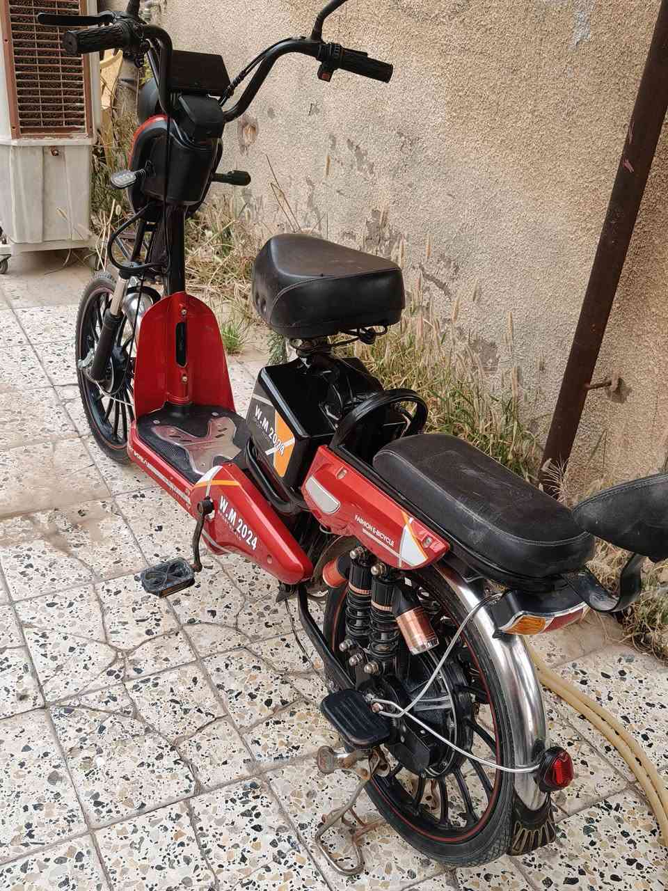 دراجة شحن مستخدم شي بسيط سعره 300 الف وبي مجال
***********

