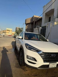 توكسان ٢٠٢٠ ماشيه ٢٧ سعرها ٢٣٥ فول مواصفات غير متواجد على الفيس٠٧٨٠١٢٨...