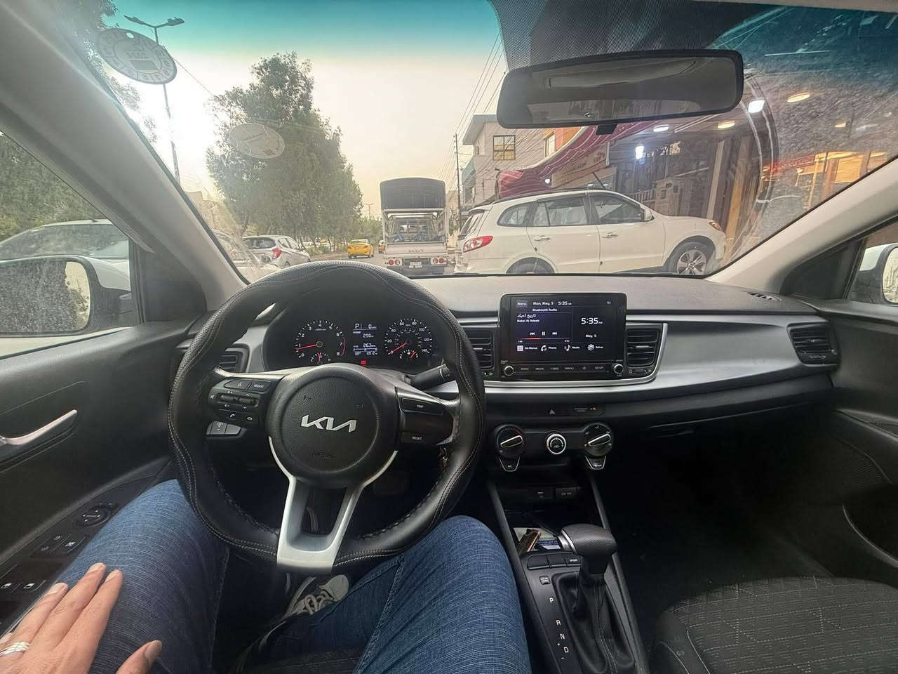 السلام عليكم
كيا ريو 2023 للبيع ضرر بوند فقط بدون دواخل ايرباك استيرن طاك وراجع سستم ماشيه34 الف مايل فقط السياره بدون اي نواقص على وضع الشركه السعر 135 ومجال مكانها الموصل الايسر 
رقم تلفون ***********
