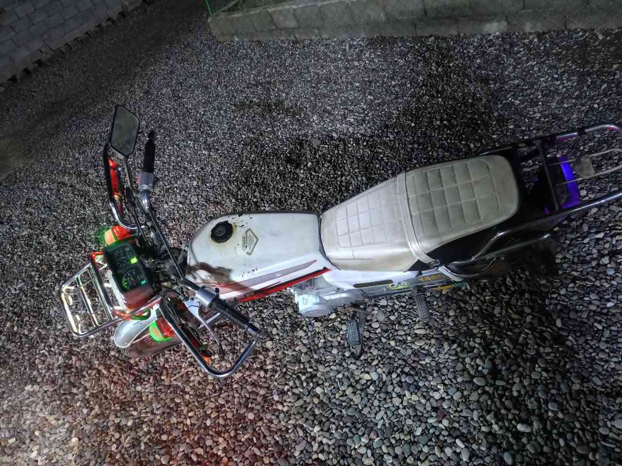 السلام عليكم  ماطور البيع تايكر موديل 20مكينه شرط نطيك تاكل الكاع مكينه مبدل بستم  مكينه خرسه شرط دبالت فول واير منيه كاله شغاله كزوز علي  مالتو الصلي ابو طرب تايرات جدد كابريت جديده  السعر 370وبي مجال شويه تعال خاص وتدال  او عل رقم ***********
