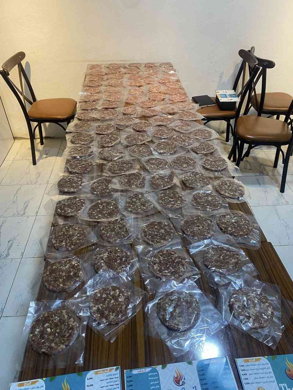 تدور هواية.. ملوك  دللوكم بالعروض! 😍✨ مطعم 
The Greil 
العرض لفتره محدوده 
كلشي عدنا حار ويوصلك  للكلب قبل المعده 
 1 بركر لحم عراقي صار  4000  
بركر دجاج  2500
ريزو مدخن 3500
صاج زنكر  دبل  2500
صاج شاورمه دبل  2500
صاج بركر لحم 4000
 صاج بركر دجاج 3000
كرسبي 3 قطع + فنكر + صمون   بس 4000
​ احجز طلبك  هسه: 
***********
📍📍🏗️. شارع مركز الشباب  مقابل جامع الراشدين  قرب دائره البلديه
