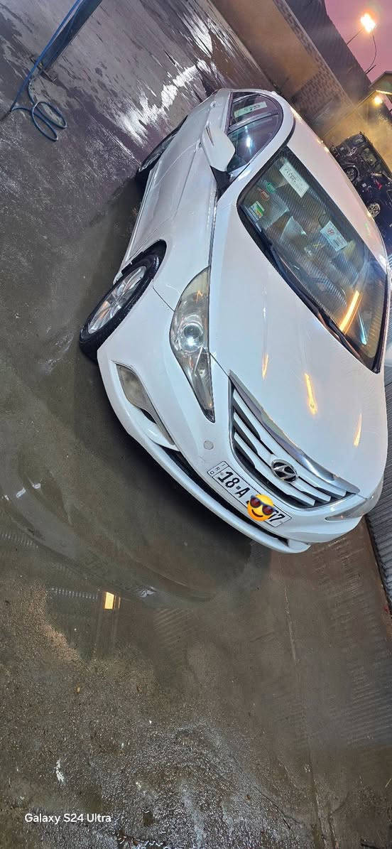 السلام عليكم
سوناتا ٢٠١٣ خليجي 
بيها رشات صبغ اثر طخات بسيطه  ابيع ٣ قطع
سياره كفاله من الضربه القويه  ولتبديل
فول عدى البصمه 
كير مكينه كفاله تبريد ثلج حداديه تخم تاير كله جديد 
مكينه ٢٠٠٠ دوش 
سنويه جديده رقم دولي 
السعر ٩٢
ميسان العماره ابو رمانه 
***********
