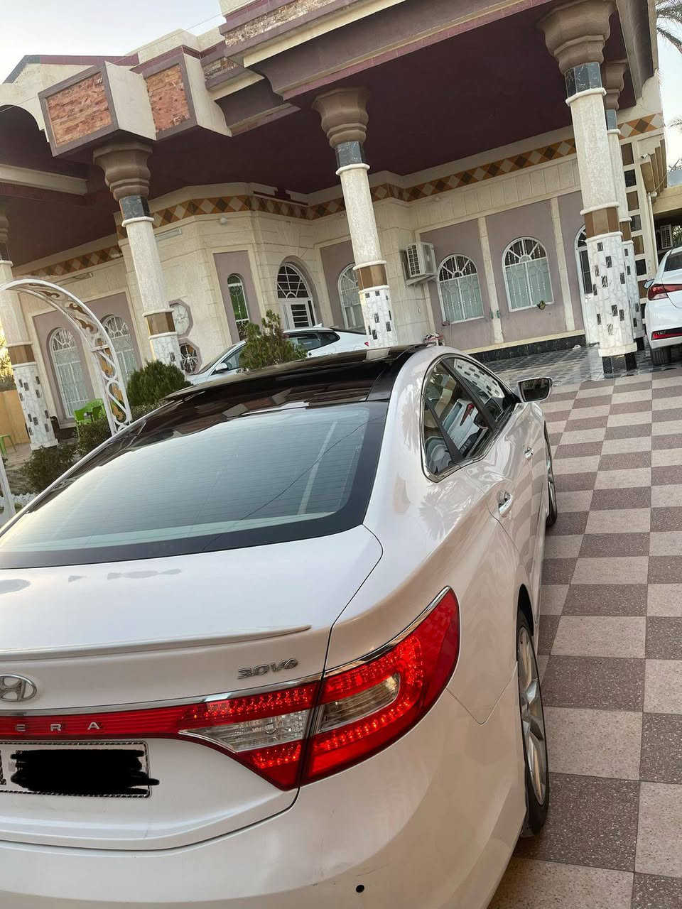 السلام عليكم 
ازيرا للبيع 2014 خليجي فول مواصفات مكفوله عدا دعاميه صبغ مكفوله من فتح وتبديل وصبغ 
رقم بغداد الدولي بأسمي 
مكينه 3000 غير مفتوح كير غير مفتوح بلاديه السيارة ماشيه 103 كم لايتات زينون حاجب شغال 
الأنبار الكرمة 
السعر 142 وبيها مجال
***********
