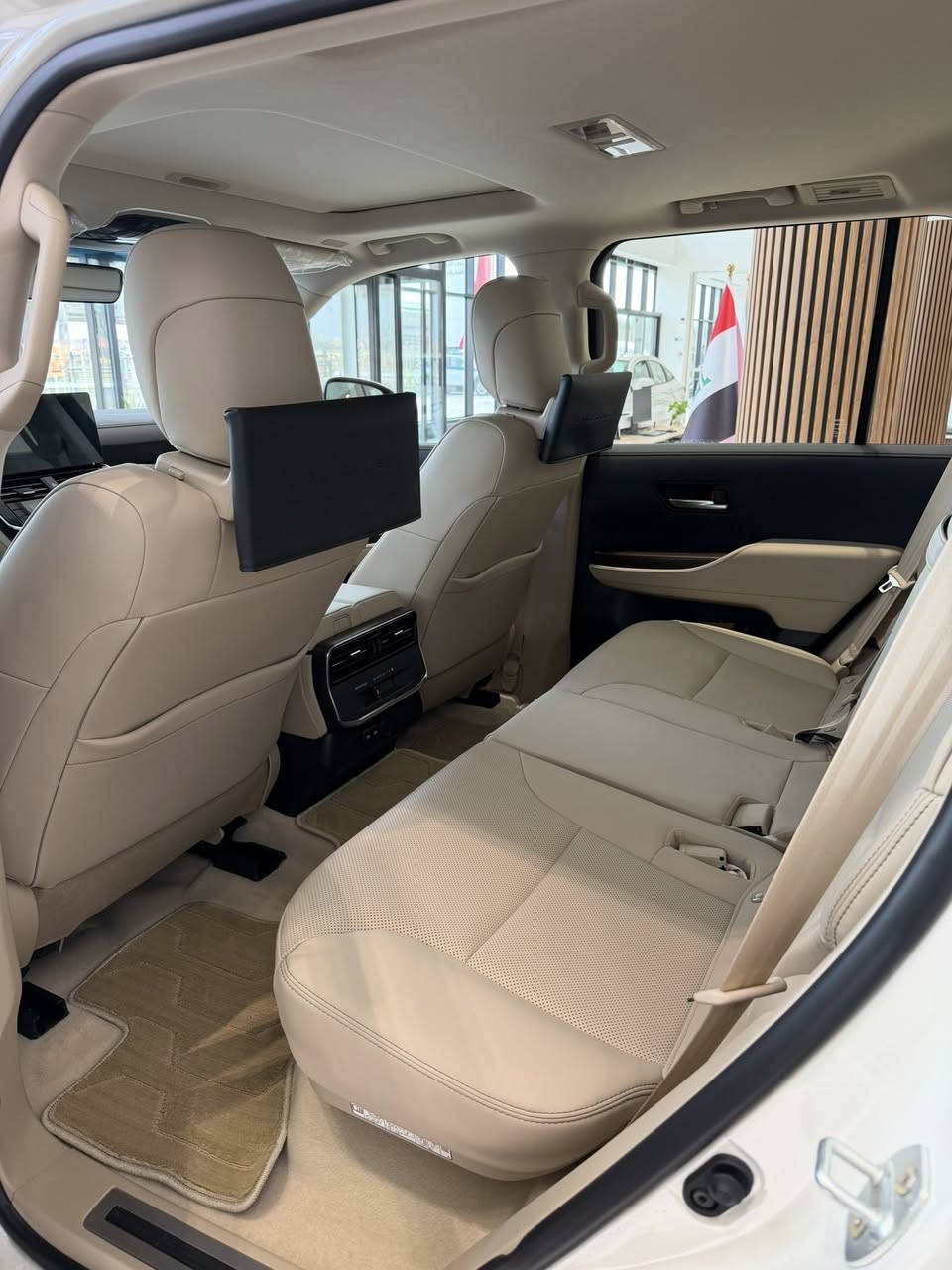 لاند كروزر ٢٠٢٥ صفر كيلو متر GXR 
محرك ٤٠٠٠ تنفس طبيعي 
ضمان تويوتا العراق 
للحجز والاستفسار 
***********
