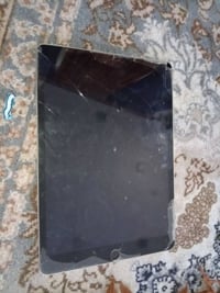 ايباد تسعه للبيع كلشي ما مبدل بي بطاريه 72 ملحقات ويا بس كيبل وكفر شفا...