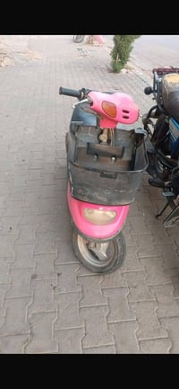 عندي دراجة للبيع هاي صورتها العنوان حي الاطباء مقابل مطعم الماعون السع...