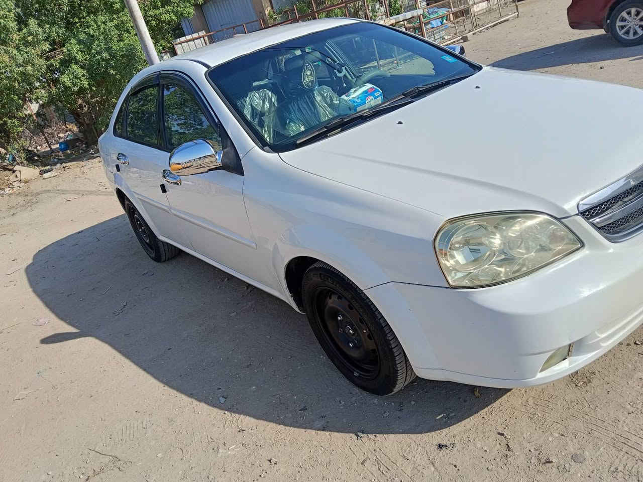 سلام عليكم اوبترا للبيع موديل 2014 بيها صبغ باب وجاملغ اثر شخط جهة اليمين وبيها دواير ودوسه وحده صوب اليمين مكينه وكير وحداديه بالباكيت سياره عنوانها بكربلاء رقمها بغداد الماني ***********/***********
