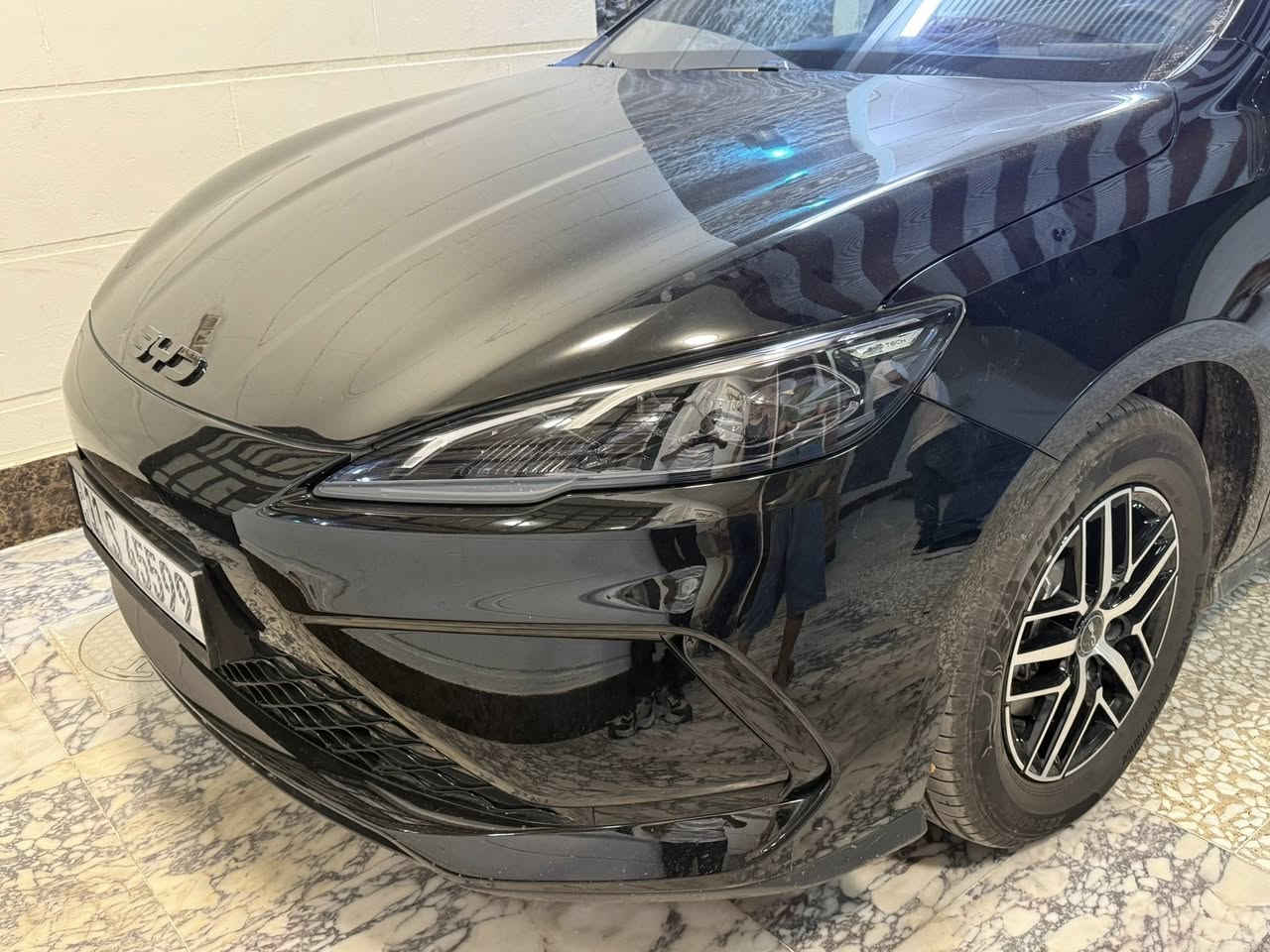 السلام عليكم 
عندي بي واي دي البيع 
اسود لون. و ويل كروم هاي  نوع سيل ٥ 
زيرو ماشيه الفين 2000 
بلاك اسود ملكي  + ويل كرم السياره
غراضه وكرت وبصمه كامله 
رقم ‭

‭٠٧٧٦ ٣٩٠ ٨٥٧٨
