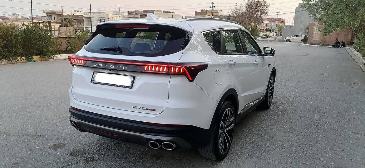 جيتؤر X70 پلةس مؤديل 2024 رةقةم سليمانى 
٣ ريز كوشن واتا حةوت نةفةرى رةقةم سليمانى 
شارى كؤية 🌹***********🌹***********🌹
فول فول فول مواسةفات پانؤراما
٥سال زةمانى شةريكةى لةگةلة نمونةية لةجوانى 
تازة سيرڤسم بؤ كردووة و روونى تازة گؤراوة 
سئ مؤدى گيرى هةية(ئيكؤ+نؤرمال+سپؤرت) 
دةبل كؤنترؤل دةبل شاشة  تةبريد مةركةزى
سوكان ڤؤليؤم لايت زينؤن ناو سور يةدة نيكل
تةنها ٣٠هةزار رؤيشتووة ليدى ناو دةژبولى هةية
بةسمة ئؤتؤ ستؤپ سةلاجة ويل كرؤم ئاوينة شةفت
كاميراى ٣٦٠پلة واتا هةرچواردةورى نيشان دةدات
لةدةعامى بؤ دةعامى هةموو گيانى بةشةرت دةدةم 
بئ دةعم و ليدان هيچى پيوة نية نوكتةشى نية
سةنةوى نويية تاوةكو🌹٢٠٢٩🌹بةناوى خؤمة
غرامة و بةناوكردن بةشةرت وةكالةش دةكةم 
نرخى / ١٧٥ گةلا      
ژ.م 🌹*********** 🌹 ***********🌹 كويسينجاك, أربيل
