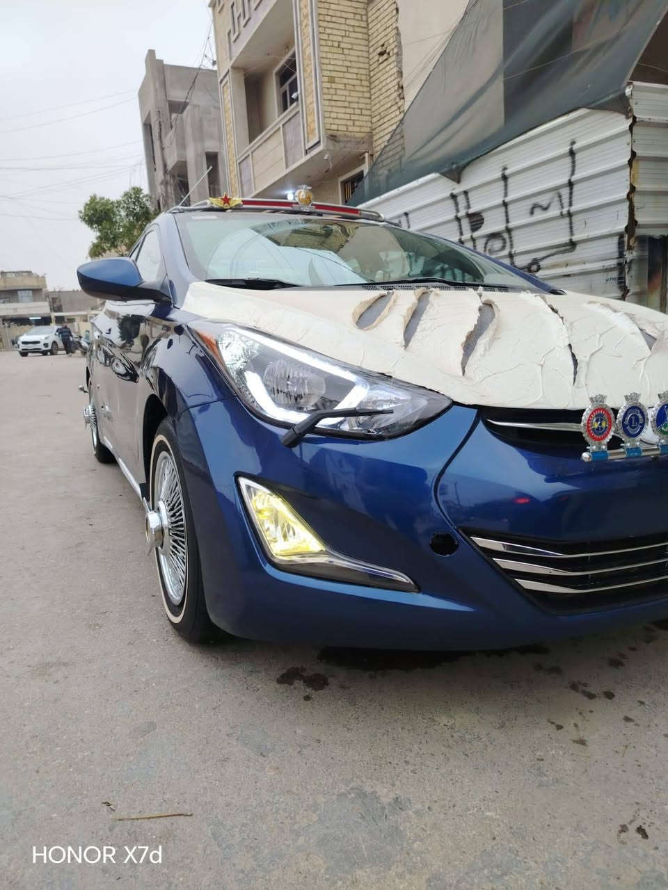 الهم صلي على محمد وآل محمد
السلام عليكم شباب 
الأسم / النتره 
موديل / 2016
لون/ ازرق نيلي 
رقم العجله / 11 بغداد 
مكينه/ 1800 دوش
كير / اوتوماتيك +عادي
1/ شاشه تاب
2/ تحكم استيرن
3/ كامره خلفيه دواره
4 / لد أمامي
5 / منظومه زنون
6 / نظام ايكو اقتصادي
7 / دوشمه عام
8 / ارضيات سفاري
9 / سنتر لوك ريمونت
10/ نشره استوب خلفيه
11/ سيبايه ابو عمار
12/ تخم تاير خط ابيض
13/ تخم ويل جديد
14/ كب كلكسي 15 
15/ لد خلفي
16/ جنطه دوشمه
17/ فانوس +تاج سيبايه + بجعه
سياره ليبل واحد شرط 
هزه جديده فحص جديد 
سنويه جديده 
بسمي شرط التحويل ثاني يوم 
سياره احله من صور بعد شرط 
السياره متعوب عليه
بيع أو مراوس حسب القناعه 
موديل 2016 السعر 118
 الجيه فقط رجاء 
الاستفسار *********** 
مكان بغداد الشعله حي الجوادين
