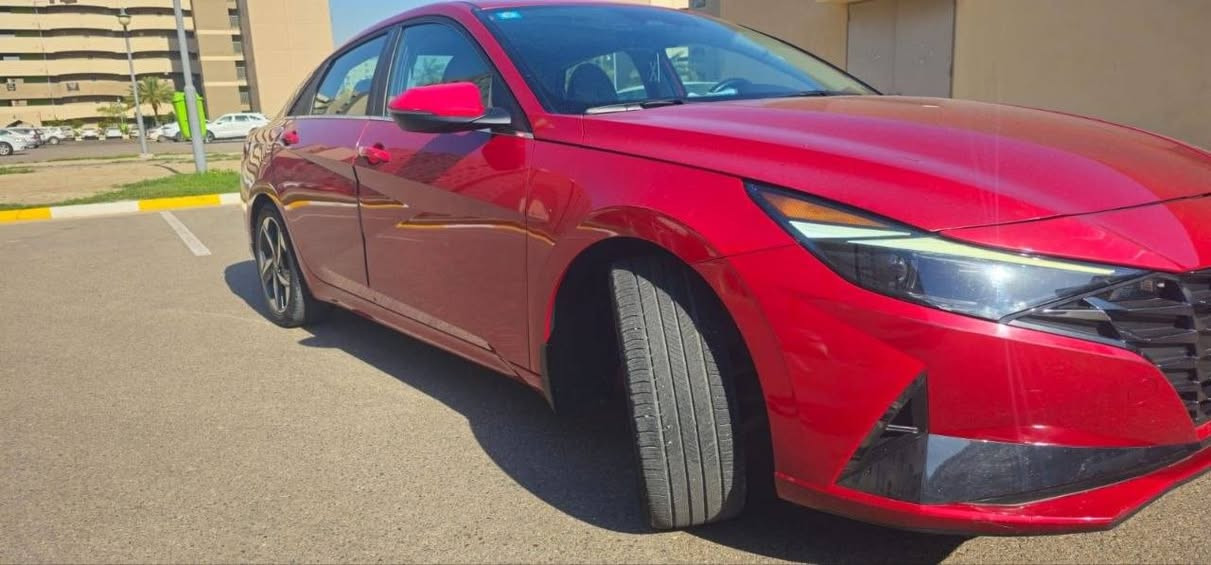اللهم صل على محمد وآل محمد 🌹 
Elantra 2023 limited hybrid 
 بدون ايرباك
 ماشية 29 الف(في امريكا ماشية 13 الف)... 
محرك 1600🔥 تبريد ثلج 🧊 اقتصادية جدا كيرها dct رياضي🚀 المرغوب 
المواصفات:
فتحة سقف
بصمة تشغيل وابواب
تشغيل عن بعد
كشنات كهرباء +تدفئة وتبريد كشنات
خزن ميموري
فول تحكمات ستيرن
عداد سرعة دجيتال +شاشة كبيرة متصلة
كامرة خلفية دوارة
رادارات امامية وخلفية وجانبية
حساسات خلفية +امامية
لد خلفي مسطرة
لايتات ٣ عدسات زنون
لد نهاري
تحديد مسار
مود درايف(نورمل +سبورت +ايكو)
الوان داخلية
نظام تزحلق
شاحن لاسلكي + منافذ USB
سستم صوت Boss
اشارات LED
اشارات بالمري
هاند بريك دكمة
Auto Hold
كلين تايتل كفالة عامة (غرق تحت الدوسة ما داخل للسيارة تعمل وتسير في امريكا) صور امريكا بالمنشور
السعر 165 وبيها مجال
العنوان مجمع بسماية 
للاستفسار ***********

