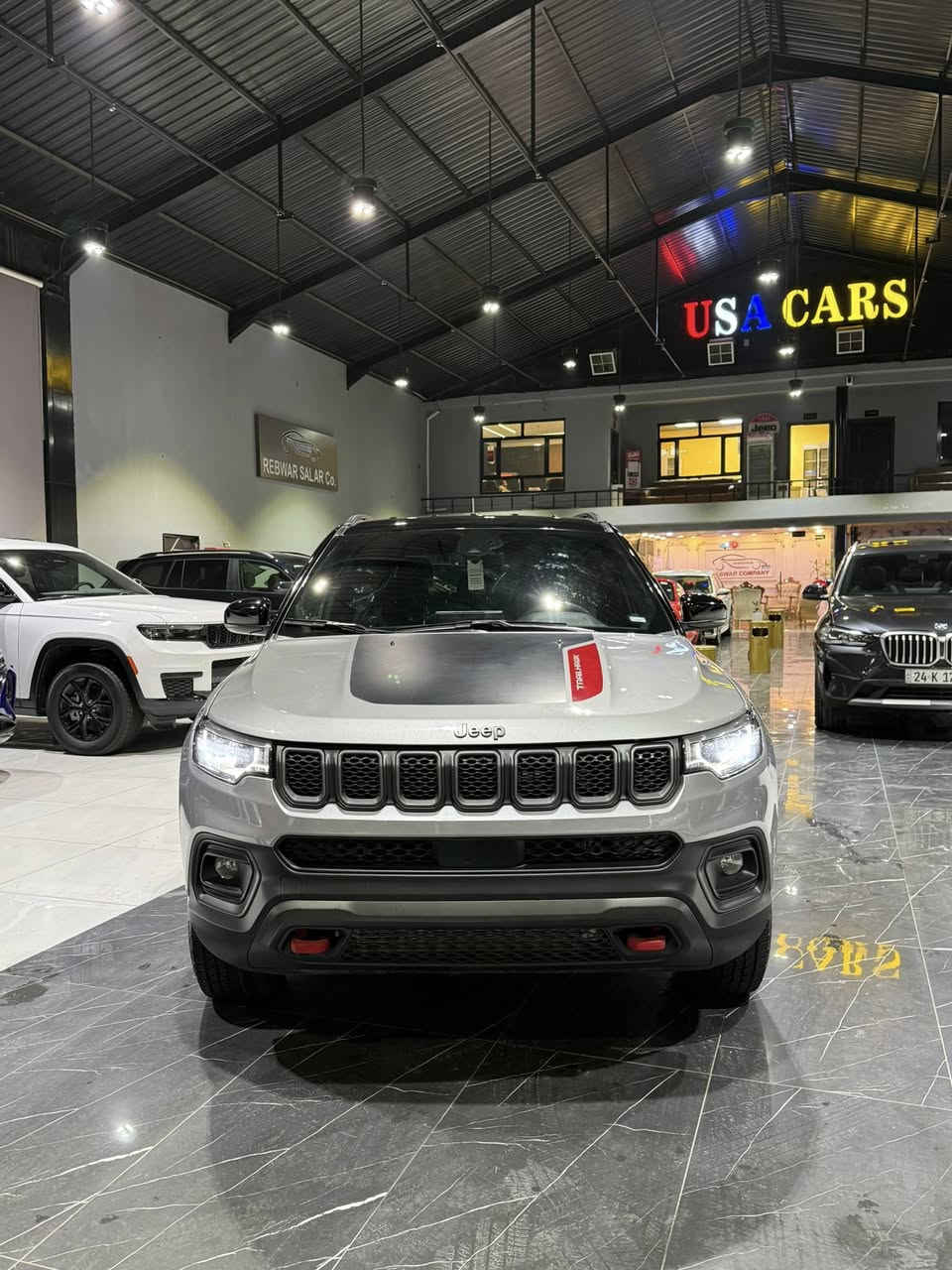 السيارة:-  JEEP COMPAS TRAIL HAWK 2023  
موديل:- 2023 
مواصفات:-  بلاكترايل هاوك -دبل اكسل ٤*٤- سقف رةش -ويل رةش بسمه- كشن جلد - شاشة گةورة -ناو رةش   - رادار بيش و بشت تةنيش -  
رويشتن:- ٢٣ الف
  زيانةكان : تەنها دوو بارجە صبغی امریکای هەیە بێ ژوري ارباك هةمووي بيلادية   
رقم شاصي : 3C4NJDDN3PT566733

اتفاصيل كثر اتصال على رقام تاليه 
***********
***********
شركة ريبوار سالار صالح 
اربيل شارع ١٠٠م مجاور شركة ازاد

السيارة:-  JEEP COMPAS TRAIL HAWK
موديل:-2023
" 
مواصفات:- ترايل هاوك -فور ويل ٤*٤ - بسمه- سقف اسود كشن جلد  -داخل اسود - تشغل عن بوعد- رادار امامي خلفي و جوانب -شاشة كبير - 
ماشيه:- ١٦ الف
  الضرر:  قطعتين بخ امريكا
 بدون دواخل ارباكات كل بيلادي ١٠٠٪؜١٠٠ سليمة

رقم شاصي : 3C4NJDDN3PT566733

اتفاصيل كثر اتصال على رقام تاليه 
***********
***********

شركة ريبوار سالار صالح 
اربيل شارع ١٠٠م مجاور شركة ازاد
