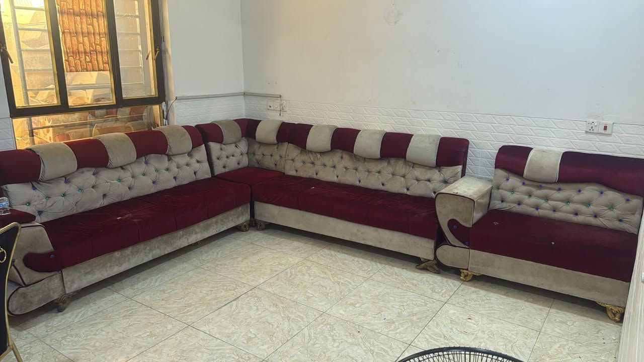 للبيع كلهن غرفه وتخم 400بيهه مجال التصال ***********
