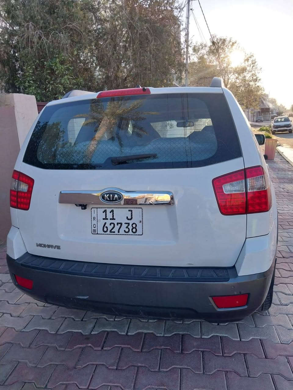 السلام عليكم
مكلف بالنشر 
متاح سياره كيا موهافي موديل 2012 سياره جاهزه وكامله رقم بغداد الدولي شرط التحويل فول مواصفات كامله مكمله كير ومحرك كفاله  سياره بالحقيقه احلئ من الصور بيها صبغ مثل ماموضح بالسونار مكان السياره ديالئ المقداديه حي المعلمين 
السعر 130 ورقه وبيها مجال للشراي للستفسار ***********
