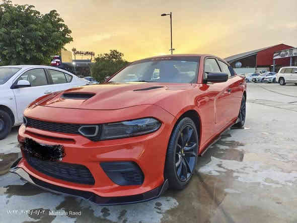 جارجر 2022  اصل ماشيه٥٠ الف حقيقي رقم سليمانيه بااسمي صور الضرر مرفقه بالمنشور فقط بنيد بدون دواخل عالفحص ابيعك وباامريكا بيها باب وجاملغ كلير وارجع واكول كلير فقط ومسؤول على كلامي بدون فتح بدون معجون بدون حادث فقط كلير السيارة جديدة بمعنى الكلمة استخدام شخصي 
داخلها لون احمر 

سياره جديده بمعنى الكلمه

المحرك : V6.  3.6L .

المواصفات :

* جناح خلفي بلادي
* ويل قياس 20 انچ  بلادي تخم تاير جديد
* ستيرن رياضي . 
مقاعد رياضية جلد   . 
* مصابيح أمامية زنون . 
* كشافات الضباب زنون . 
* المصابيح الأمامية مع LED . 
* حساسات . 
* شاشه كبيرة مع نظام ملاحة نفكيشن GPS .
* الشاشة مع اوپشنات SRT . 
* سستم صوت الپاين .
* مقاعد أمامية كهربائية عدد 1 
* مقاعد أمامية وتدفئة . 
* تشغيل عن بعد . *
* محدد سرعة . 
* تلفون بلوتوث . 
* كاميرا خلفية .
* مرايا متحسسة للاضاءة العالية .
* كير شفتر بالستيرن .
السيارة معروضه ٢٢٨$وبيها مجال بسيط الشراي يتصل وعيوني اله
***********
