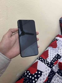 11برو ماكس ذاكره64/بطاريه74  مبدل شاشه فقط 3خيرات   سماعه لفوك ماتشتغل...