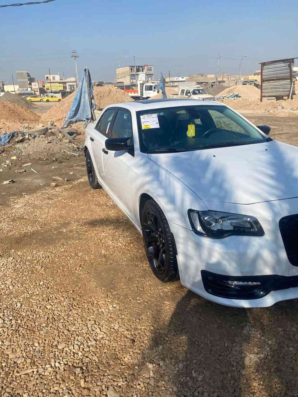 سلام عليكم اوبامه البيع مديل 18 اصل سياره بيه نص جاملغ صبغ والبنيد مبدال اصلي  والجملغ الثاني بيه شويه بارد فقط  رقم بغداد دوالي سنويه وهزه جداد سياره نص فوال ماشيه 100الف مايل مكينه وكير واكسن علي وضع الشركه حداديه جداد تخم تاير جديد تبريد تدفه سياره جديده واستعمل شخصي واحلاه من الصور مكاني بابل رقمي ***********السعر 245وبيه مجال
