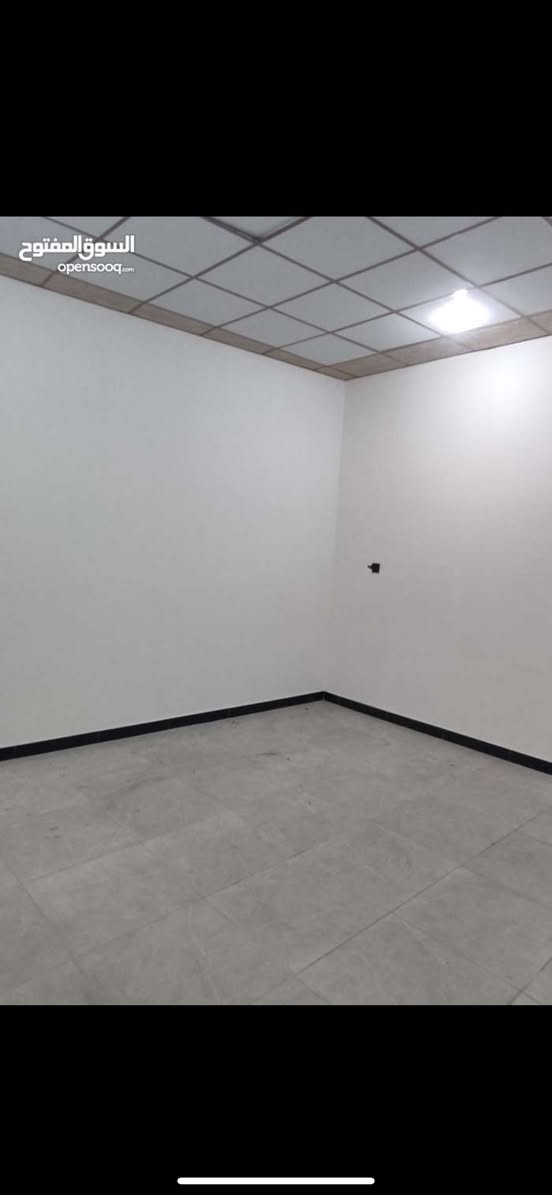 السلام عليكم يتوفر شقه للايجار طابق ثاني شقه جديده غرفه وصاله ومطبخ وحمام المساحه 100 متر مطلوب عائله صغيره الايجار 350 قفل العنوان كوت ثويني قريب على السايدين الجوه استفسار ***********
