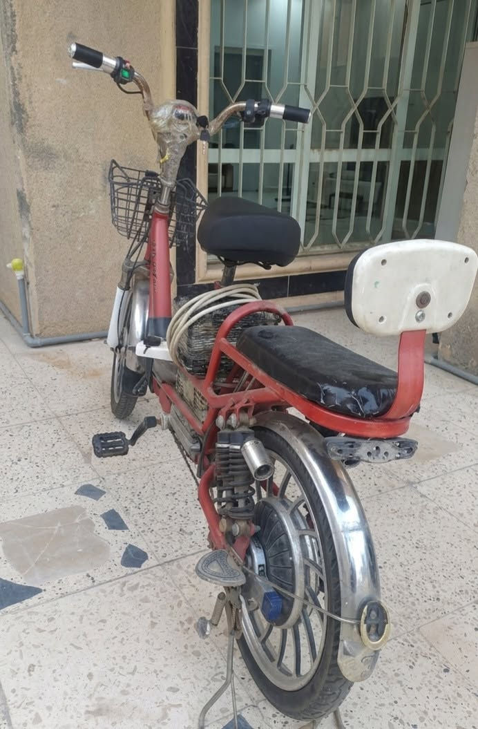 السلام عليكم
على بركة الله ماطور شحن للبيع  🛵
الماطور كشرة تعبان مثل ما واضح بالصور 
بس بطارياته كلش زينه تعال افحص وشوف بعينك 
يرادلة تصليحات بسيطة 
السعر 150🤑
وبيه مجال ان شاءالله 
للاستفسار الاتصال على الارقام التالية📞☎️
***********

***********
.                         (مكاني فلوجة)
