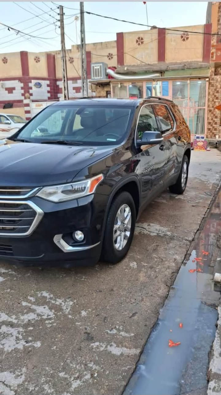 للبيع: شفروليه ترافيرس 2021 وارد أمريكي
* الموديل: 2021
* النوع: شفروليه ترافيرس (Chevrolet Traverse)
* الوارد: أمريكي
*رقم دولي :بئسمي 
* الفئة: (LT)
* المحرك: 3.6 لتر V6 بقوة 310 حصان
* ناقل الحركة: أوتوماتيك 9 سرعات
* الدفع: (2ويل )
* عدد المقاعد: 7 
* الممشى: (74Km)
* الحالة: نظيفة وجاهزة للاستخدام
* المكيف: ثلج
* المحرك والكير : بحالة ممتازة
* الإطارات: (نسبة جيدة)
* المواصفات: شاشة، كاميرا خلفية، حساسات خلفيه ، تشغيل بصمة، تشغيل عن بُعد، مثبت سرعة،  كشنات الاماميه كهربائيه و 5بصمات 
4بصمات الباب و الصندوق 
السعر: (220) وبيه مجال للطيبين 

للاستفسار والتواصل: (***********)
مكان سياره البصره
