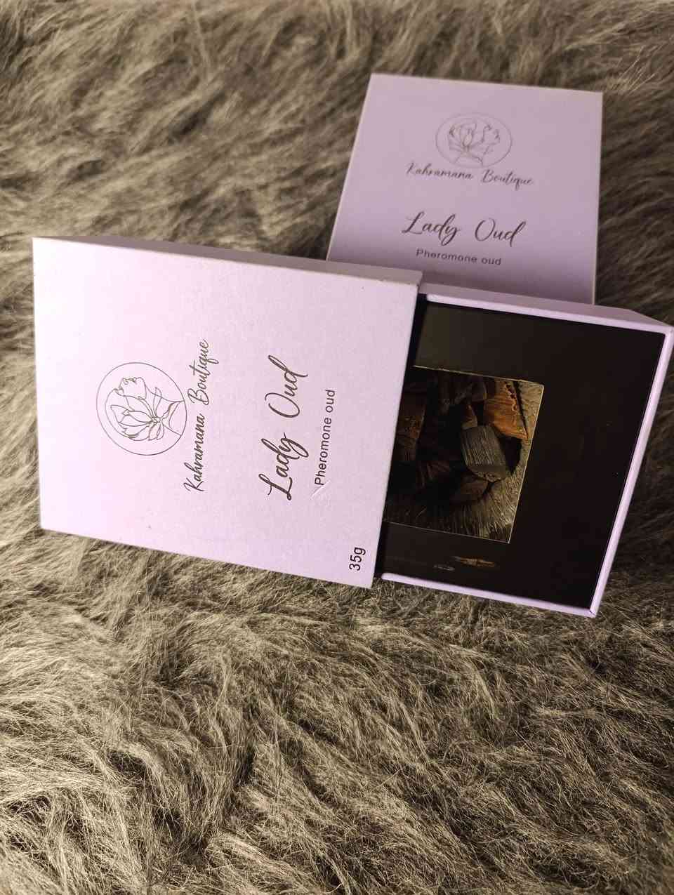 السلام عليكم ورحمة الله
عود مبخر فرموني 
الصناعة أماراتي (صناعتي الشخصية)
شيء خيالي شباب باقي عندي كم قطعة جملة او مفرد عادي 
الياخذهن جملة اله حساب خاص.. ويكدر يبيع ع القطعة وشرط الأعجاب (***********)
