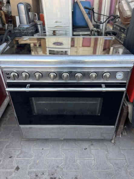 طباخ ايطالي ARSTONE غني عن التعريف كله شغال وعلى الفحص شرط نظيف جدا مكاني ديوانية مركز ***********
