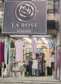 بوتيك لاروز • ملابس نسائية وأطفال • سوق ال4000
