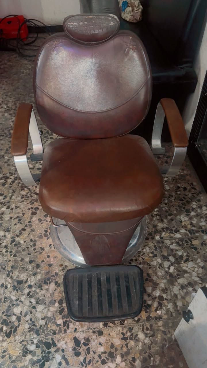 سلام عليكم كرسي حلاقة للبيع مرتب ونظيف يرادلة تعديلات بسيطة قيم واخذ


**إذا كنت صاحب هذا الإعلان وتريد حذفه لأي سبب، رجاءا أرسل رسالة إلى الدعم الفني**