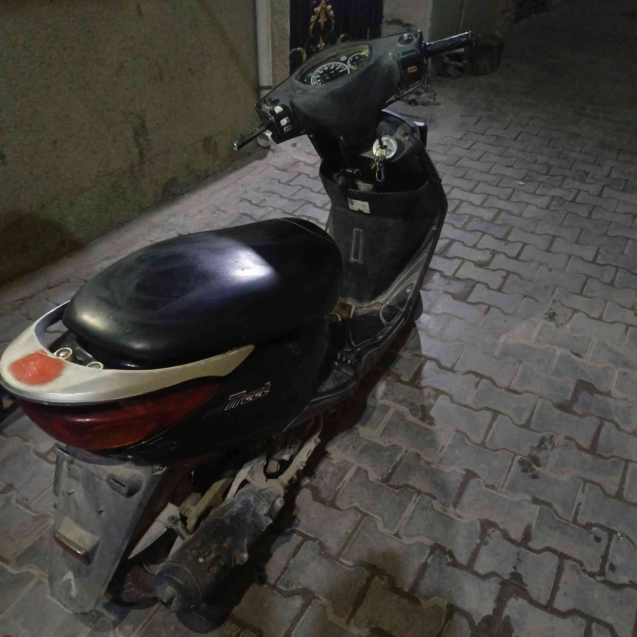 اكزز نوزل بيها بس كفرات تجاري ومجفته صارلها خمس سنوات مكاني الكريعات موجود واتس ***********السعر 425 وبيها مجال
