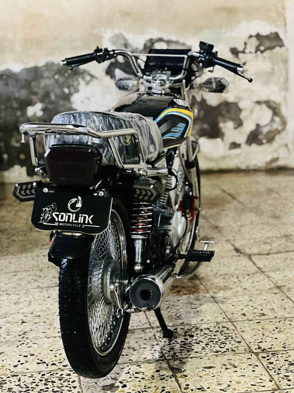 السلام وعليكم دراجه تايكر موديل ٢٥ للبيع دراجه نضيفه سعر ٦٨٠وبي مجال الرقم ***********
