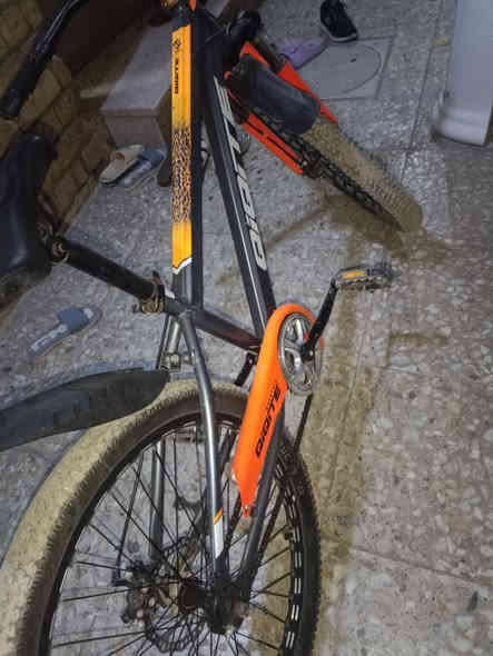 السلام عليكم بايسكل كنت حجم 24للبيع البايسكل نضيف كلش ماصالي هواي من اخذته بس الركبه مالته تلعب للمصداقيه  مكاني بغداد الامين الثانيه ***********
