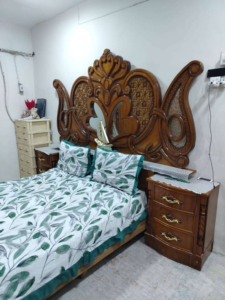 السلام عليكم لبيع غرفه نوم اخشاب صاج طابقين تزكام جديد بلكارتون مندر جديد هيه ومندرها 900 الف رقم الهاتف *********** مكان الغرفه البصره الحيانيه شارع السيد البصرة, العراق
