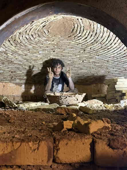 بسم الله الرحمن الرحيم
يالله يارزاق
اسحاق وحسنين الكواز
مقاولات وبناء جميع انواع وأحجام الصمون الحجري 
وافران البيتزا
وتنانير الخبز وتنانير المندي. 
لجميع محافظات عراقنا الحبيبي. مهنتنا ابن عن جد

اولآ. ضمان العمل لا يقل عن 20 سنه. 
ثانيآ. العركجين مالتنه طين وفرشي.  
ثالثآ. طابوك الدبان تركي اصلي يتحمل درجه حراره 1200 إلى 1400 
رابعآ. قله في اصراف الوقود. 
خامسآ. كادر عمل متميز ومتخصص في بناء الأفران.
سادسآ. الباب والسجه والقوس من النوع الثقيل. 
للاستفسار اكثر الاتصال على الارقام. 

يوجد وتساب ***********
يوجد وتساب ***********
