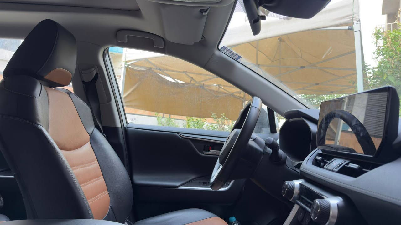 راف فور هايبرد
خليجي وارد صيني 
2024
2.5L
كاميرات محيطيه 360
تدفئة مقاعد
صندوك كهربائي
رادارات 
تحديد مسار
ماشيه 16 الف 
المقاعد جلد 
تبريد خلفي
كشاف ضباب و كشاف امامي
حساسات اماميه و خلفيه
بيها داش كام 
مقاعد كهربائيه مال سايق و الي بصفه
السيارة مكفولة كفالة عامة 
السعر 284$ مجال بسيط 
التواصل على الرقم حصرا ***********
