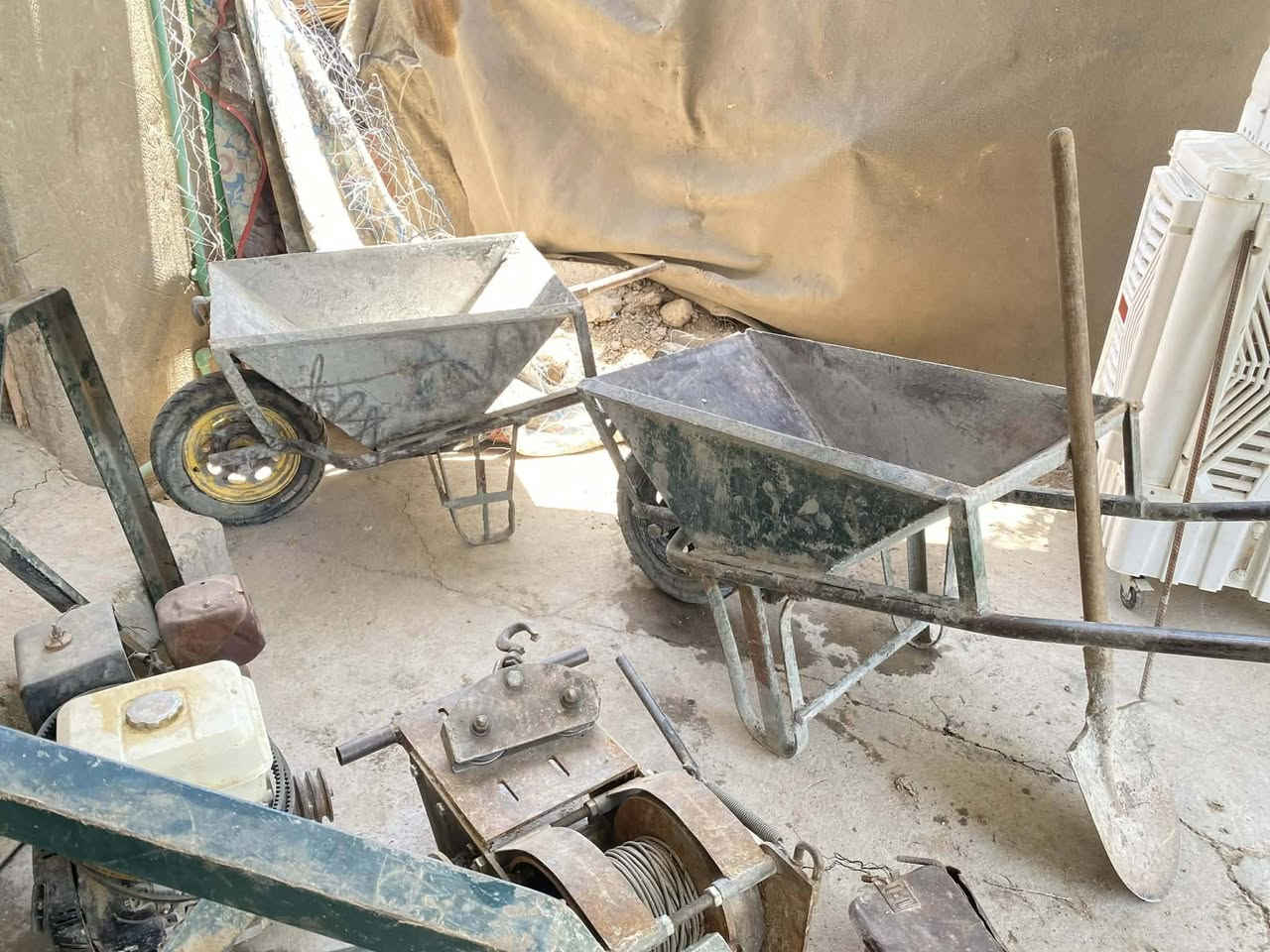 السلام عليكم ورحمة الله
ونج نجفي للبيع كامل مابي اي نقص تجي تنصب وين مايعجبك جاهز للشغل وياه 3 عرباين ماطور 13 حصان ...
 السعر مليون و 150..  وبي مجال قليل.. مكاني بابل محاويل 
للأتصال ***********

