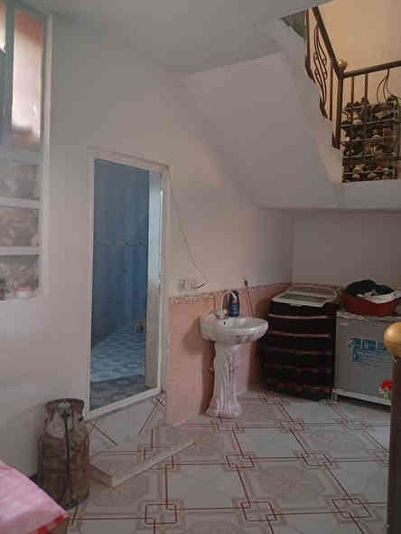 بيت للبيع مساحه بيت زراعي200 متر واجهه 10 عمق 20 بيت طابقين قريب مدرسه رشيد قريب بيت محامي  صباح ما اجاوب على التعليقات بس اجاوب على الخاص***********
