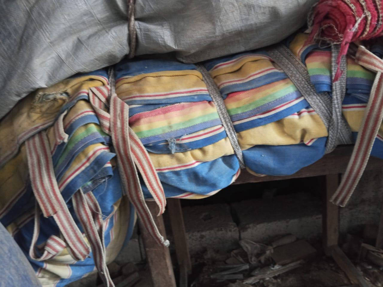 جادر للبيع 5قواس قماش 50باميه نص عمر شبح سعره550 بدون باب ***********
