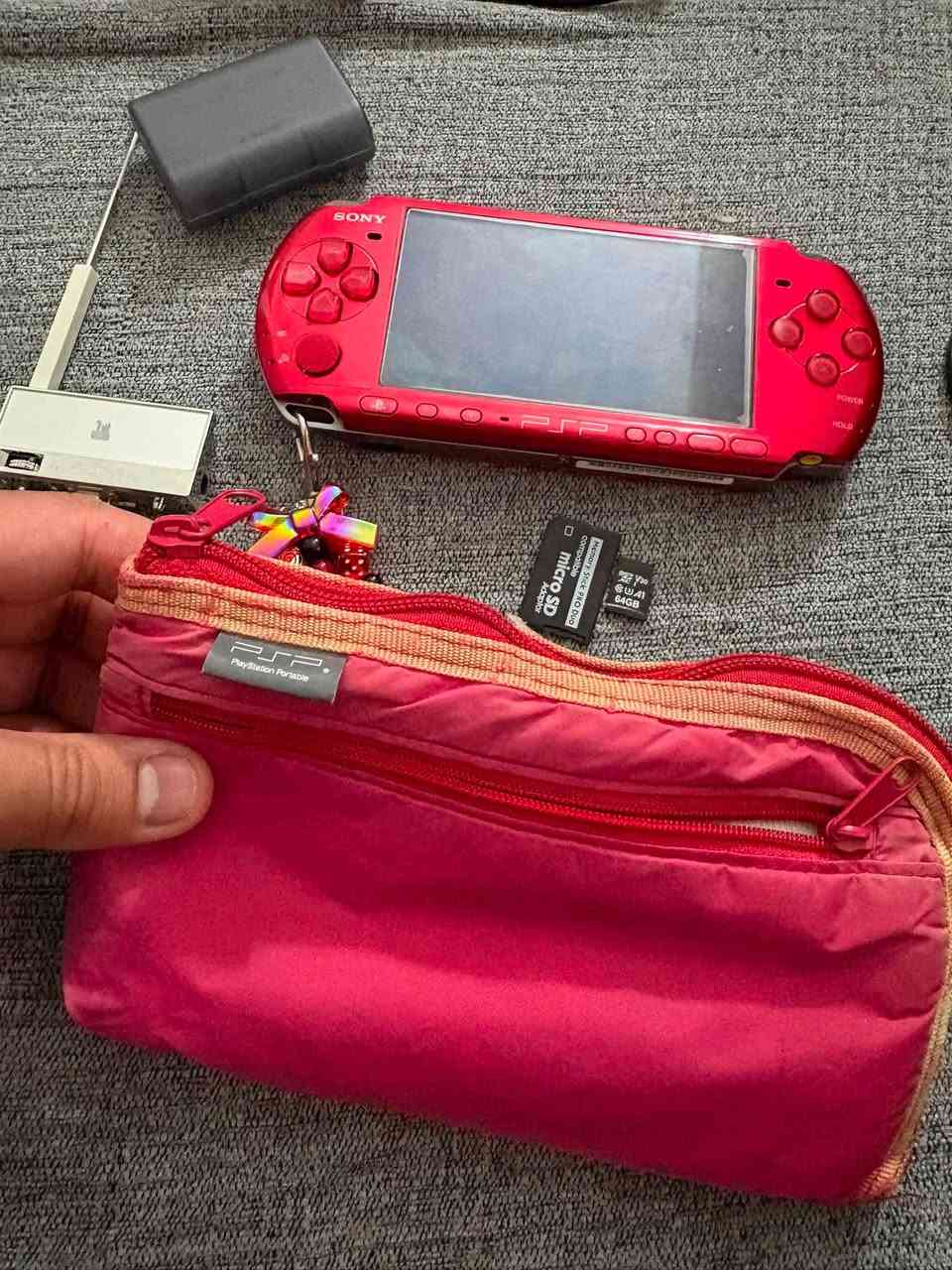 Psp 3000 كامل محلقاته ورام وشاحن اصلي ياباني  نظيف ولا شخطة بي السعر 150 دولار


**إذا كنت صاحب هذا الإعلان وتريد حذفه لأي سبب، رجاءا أرسل رسالة إلى الدعم الفني**