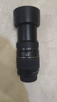 عدسه نيكون  للبيع 300*180 رقم الهاتف 07735351119