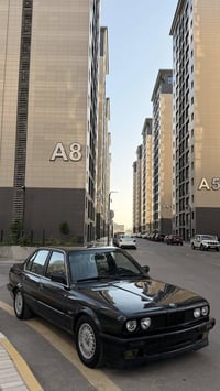 (BMW/325) 1989 وارد يابان  مكينه 25 كير اوتو  3 انضمه قياده  كير مكينه...