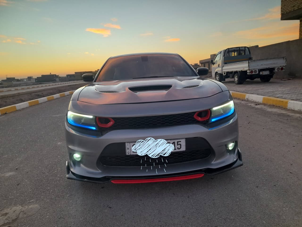 السلام عليكم للبيع جارجر موديل ٢٠١٦ وارد أمريكي ضرر بس بنيد بدون دواخل رقم بصره دولي بسمي مشروع وطني السياره مكفوله من الضربه مكينه كير صدر تخم تاير تبريد كله جديد مال جناي سياره جديده معنه الكلمه السعر ١٦٥ وبيه مجال للشراي الستفسار ***********
