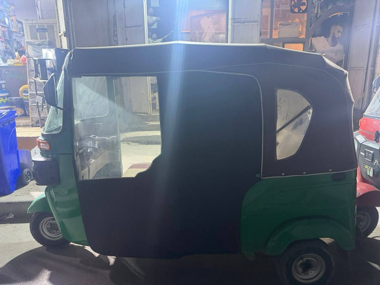 تكتك للبيع رقم وسنوية مكاني بغداد
بيهة ضربة بل غد والباقي كفالة 
***********
