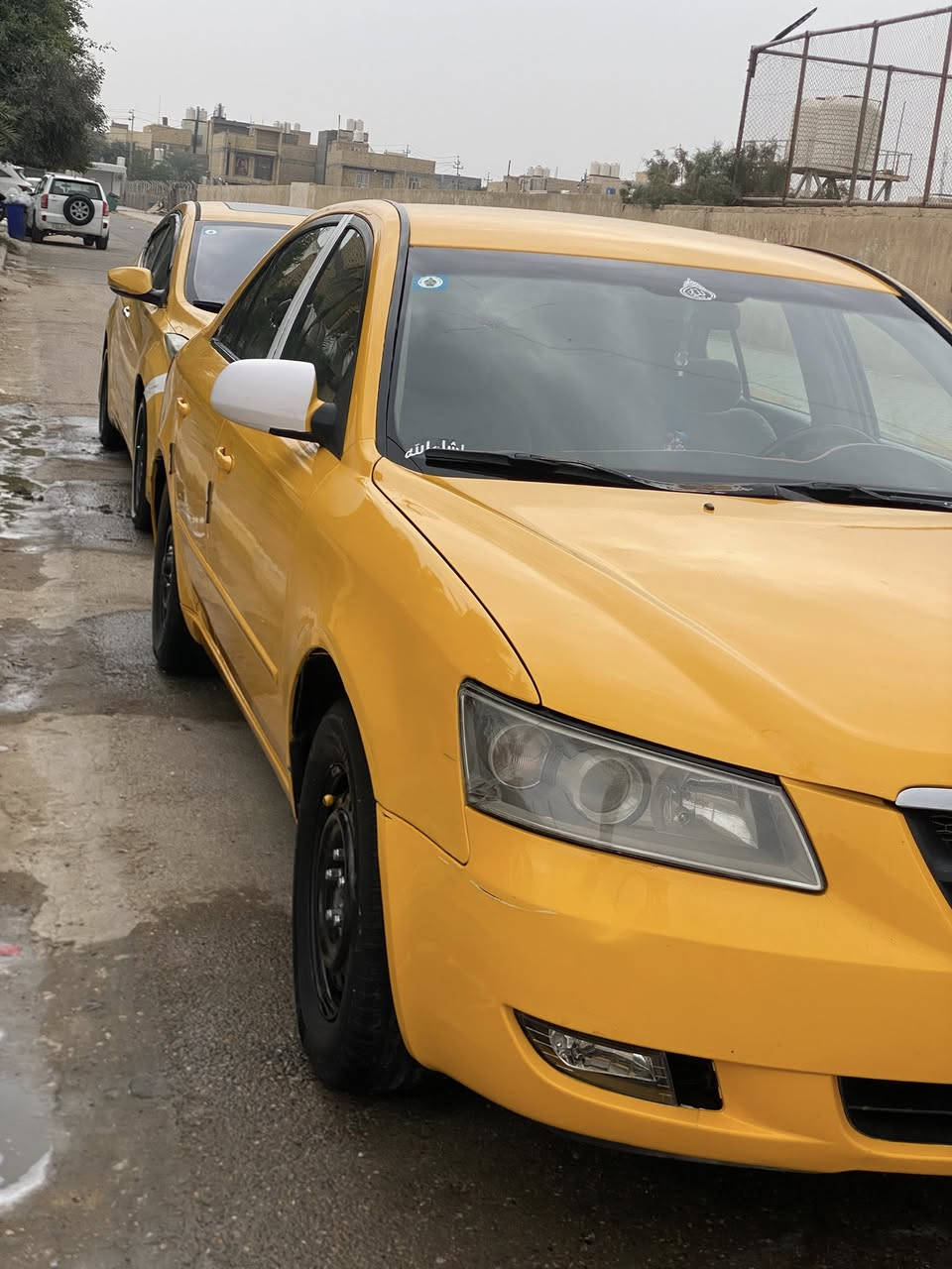 السلام عليكم
سوناته 2007امريكي 
سياره جازه من كل النواحي مكينه وكير جدد حداديه جديد تبريد شغال 
ضربته قبق جنطه وقبق بنيد بدون دواخل 
رقم بغداد بسمي مداور ثاني يوم مصفره خط وبحث 
مكاني ناصريه مركز 
*********** اتصل وتدلل 💙
