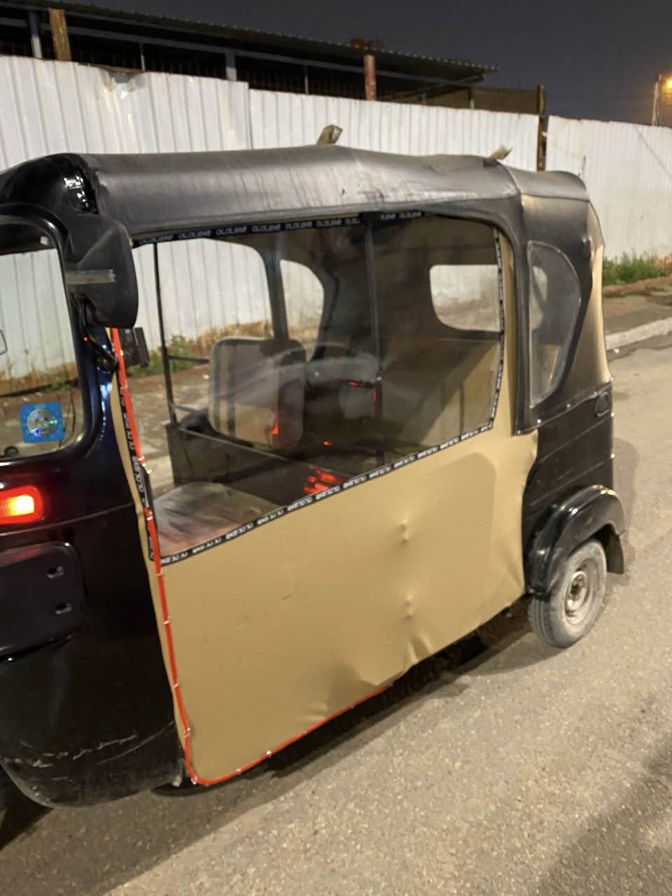 تكتك للبيع 2022 محرك ممفتوج مبدل بس كلجات كهربائيات كلهه شغالة لايت زنون اشاير ام الجرص سكن الوان يطلع محرك بدون تنقيص تكتك متصرف ربع عليهه رقم كربلاء باسمي مدكوكة هزة قبل شهرين من اشتريتهه حولتهه باسمي السعر 8:500  ثمانيه مليون ونص  العنوان الحرية بيهه طختين ليوره وحدة  مصلحه بارد وطخه صغيرة الغود بلاد الدواسات بلاد مابيهه خياسات رقمي ***********
