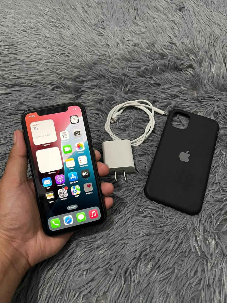 1 ايفون 11 عادي 
2 لون اسود 
3 ذاكره 128 
4 بطاريه 77 
5 شرق اوسط 
6 التلفون مكفول كفالة عامه ممفتوح ولا داخل صيانه عدا فطر ب شاشه ناعم ومماثر ع الاستخدام ابد
 
السعر 225 وبي مجال 
***********
